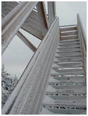 Aufstieg zum Turmplateau auf Gitterrosten